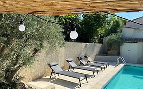La Maison En Couleurs Proche D'Avignon,3 Etoiles